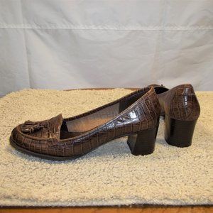 Nine & Co. Brown Croc-Embossed Mid Block Heel Loafers
